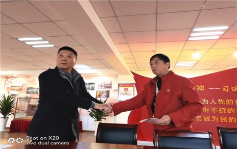給堅持原則忠于職守的職工點(diǎn)個(gè)大大的贊！