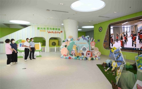 問(wèn)候聲聲，愛(ài)心的腳步不停歇