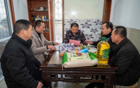 2024，在涌動(dòng)的愛(ài)心中，溫暖開(kāi)啟…